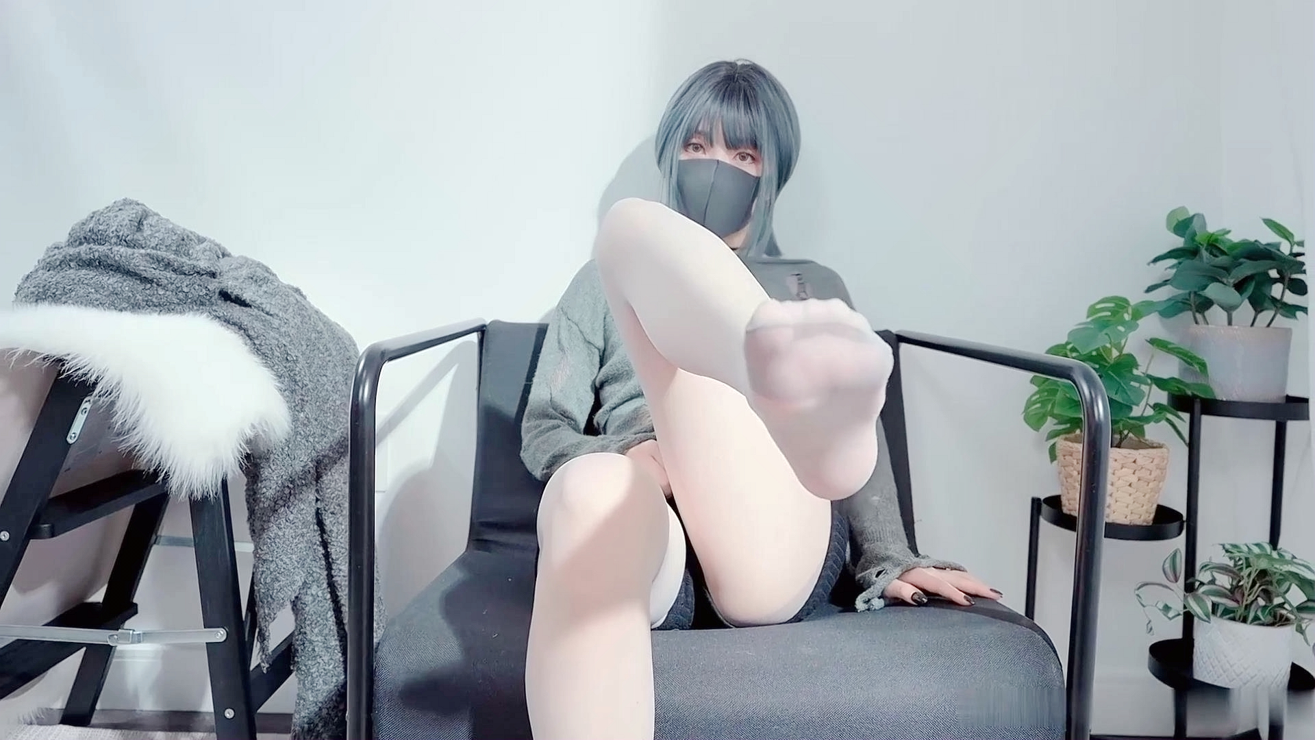 全网首发极品网红【香港美少女】一写真短片系列【甜酷酷】美足白丝袜鲍鱼【HongKongDoll】》免费高清在线观看－色最色秒开秒播视频